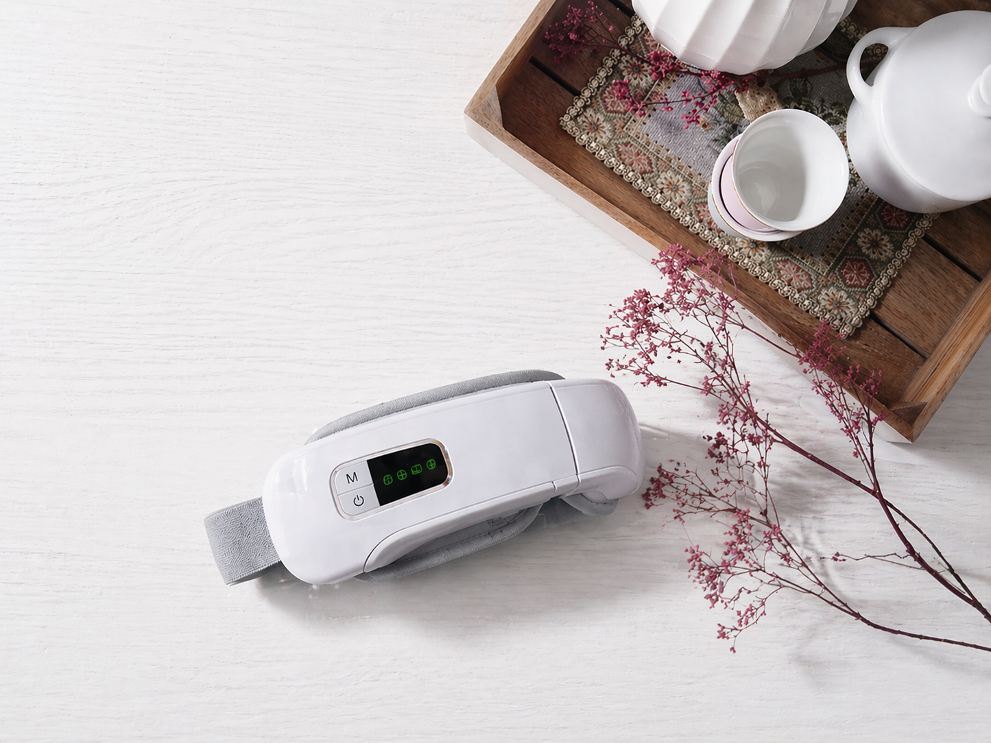 Lumiere Eye Massager – Gentle Relief For Tired Eyes